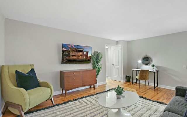 Charming & Spacious Bowmanville 1BR Apt