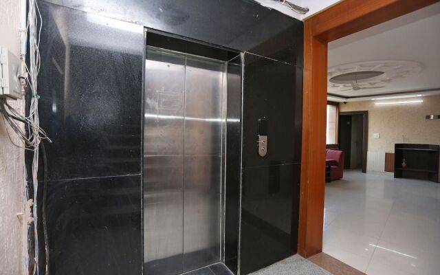 OYO 4926 Hotel Le central