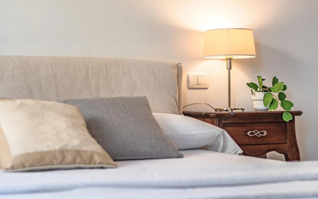 Sunny Varenna Apartment