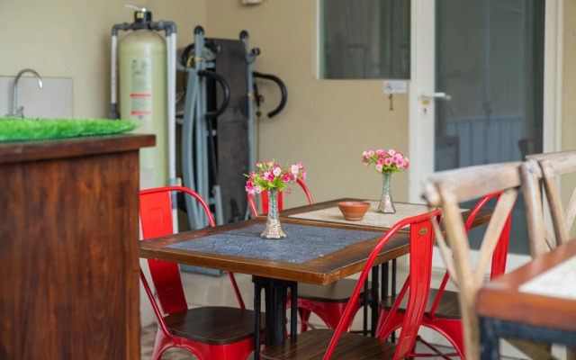 RedDoorz Syariah near Suncity Mall Sidoarjo