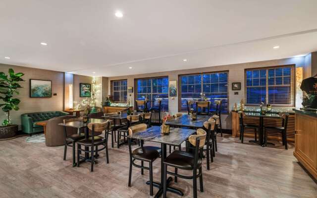 Maine Evergreen Hotel, Ascend Hotel Collection
