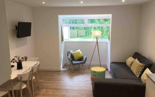 Bright and spacious annex near Lymington with private garden