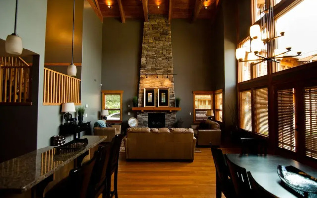 Carmel Beach Private Lodges