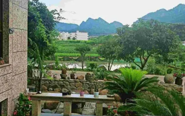 Xinchang makes great use of people's farm life