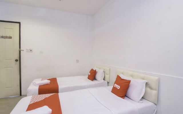 Oyo 44017 Lc Premium Stay
