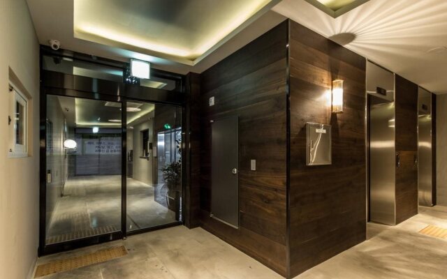 Brown Dot Hotel Hadan