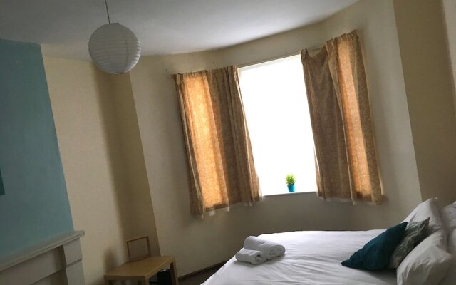 Upper Villiers - Contractors
