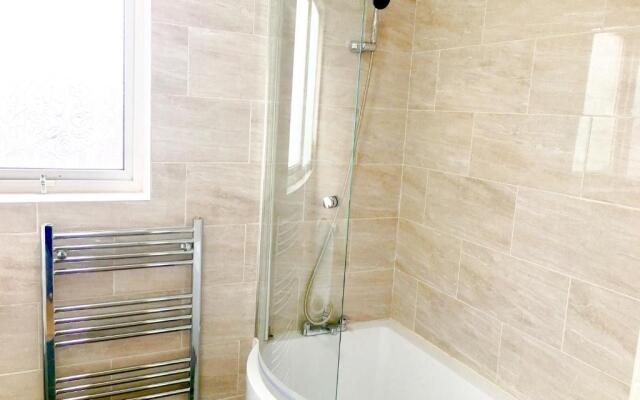 London Luxury Apartment, Private Bathroom