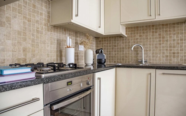 Charming Charing Cross Flat