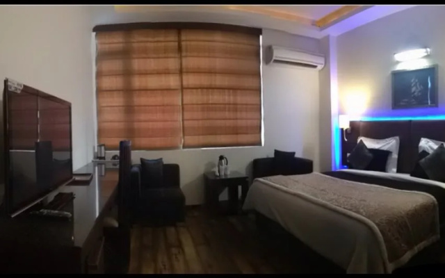 Beyond Hotel – Guest Rooms – Delhi