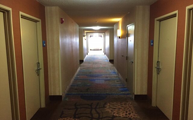 Holiday Inn Express Hotel & Suites Chicago-Algonquin by IHG