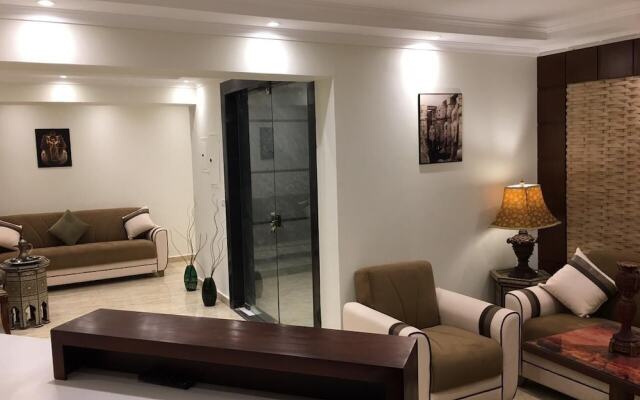 King Khoufo Hotel