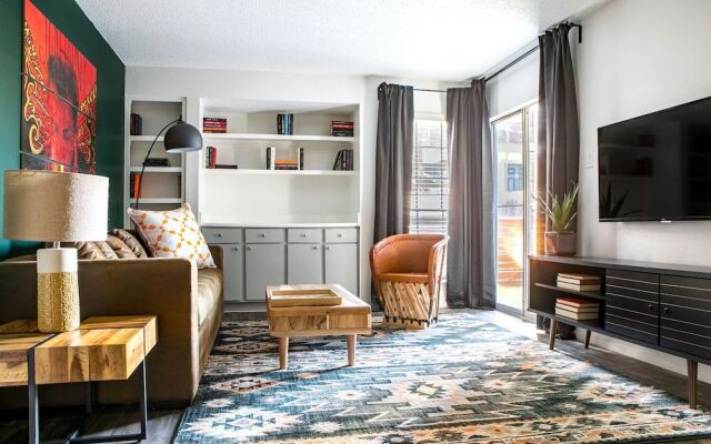 WanderJaunt - Chic North Austin Apts