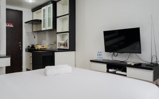 Simply Monochrome And Minimalist Studio At Serpong Greenview Apartment – Guest Rooms – South Tangerang