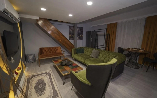 Seckinler Suit Apart