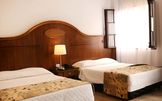 Johnscher by SJ - San Juan Curitiba