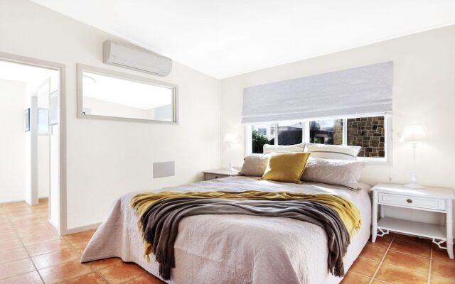 Palm Beach Absolute Beach Front Holiday Home
