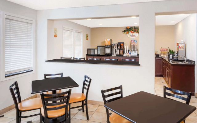 Quality Inn Mishawaka - South Bend