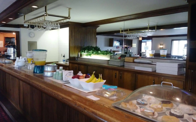 Bellevue Hotel & Suites