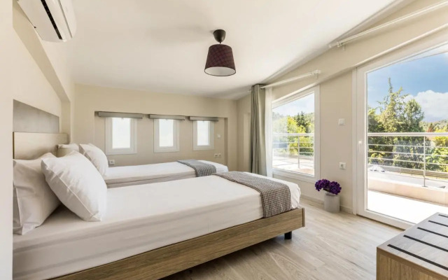 V Luxury Apartments Posidi
