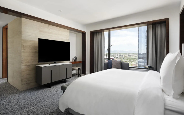 Four Seasons Denver Hotel 