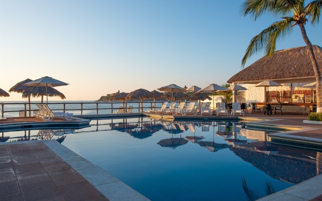 Park Royal Beach Huatulco – All Inclusive