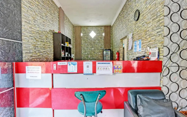 Spot On 91376 Hotel Bintang Flores