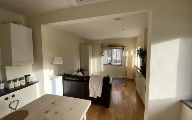 Cosy Stable Conversion Between Sheffield & Leeds