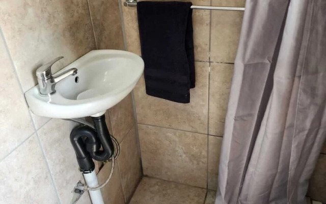 Room-khutsong Apartmentss