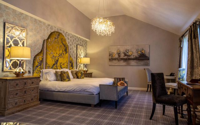 Peak Edge Hotel