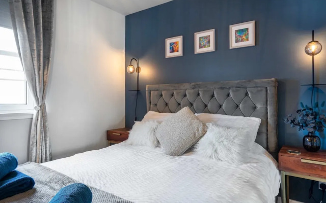 Central-1bed Flat in Aberdeen Area