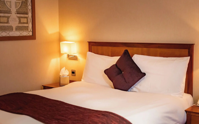 Red Lion Hotel, Hillingdon