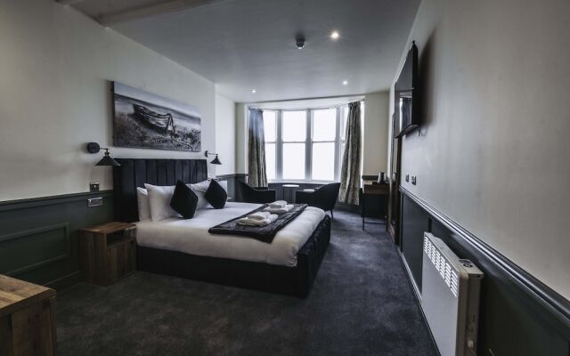 The Royal Bar & Shaker