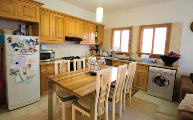 Lania Royal Oak Villa