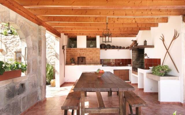 Villa - 5 Bedrooms with Pool - 103159