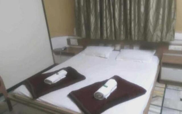 OYO 93303 Hotel Mundra