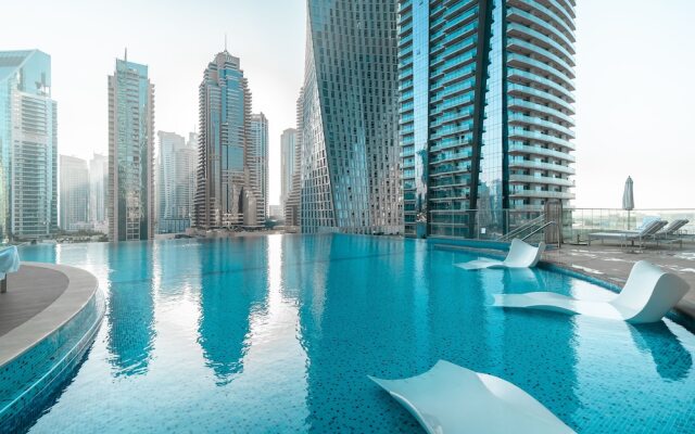 Tranquil 2BR Haven in Heart Dubai Marina