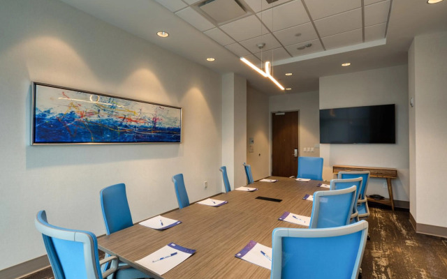 Holiday Inn Express & Suites Charlotte - South End by IHG