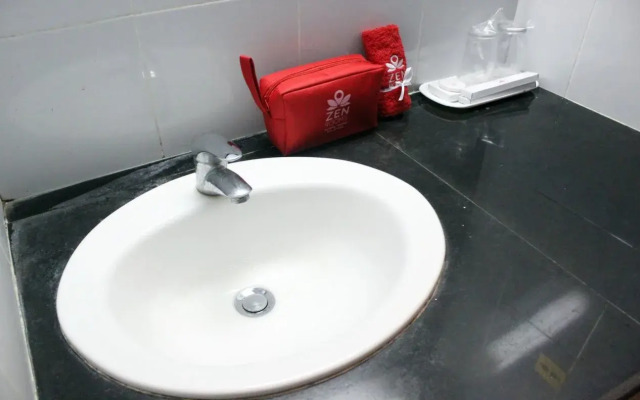 ZEN Rooms Sam Ratulangi