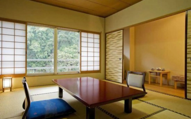 Izanro Iwasaki Ryokan