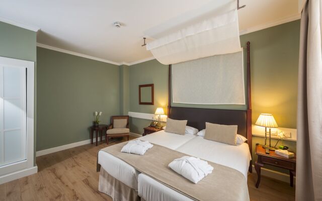 The Rock Hotel