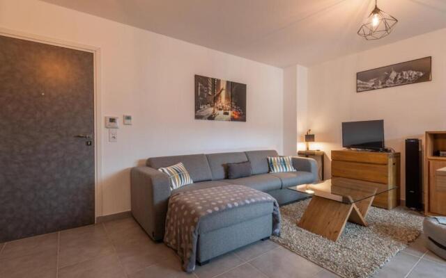Apartment with balcony near downtown