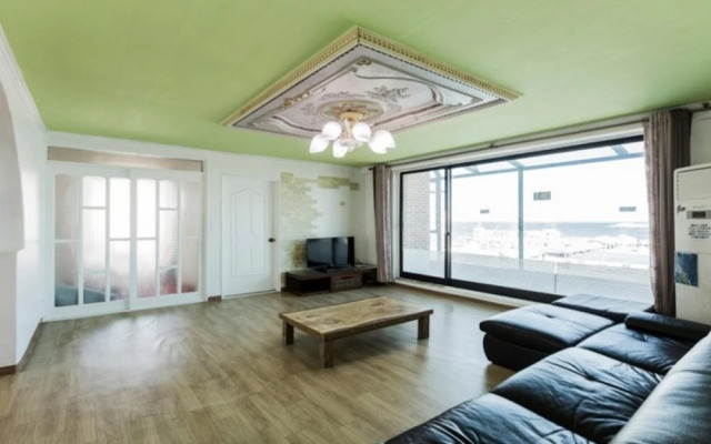 Goseong Haemaru Pension