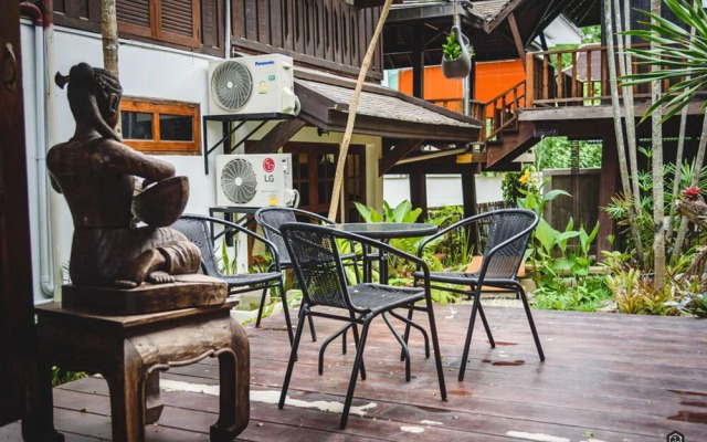 Loam Boutique & Cafe