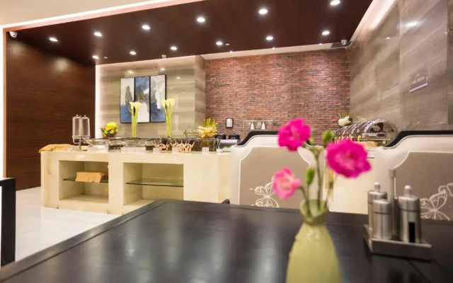 Metropolo Jinjiang Hotels (Xuzhou Railway Station, Suning Plaza, Chudu)