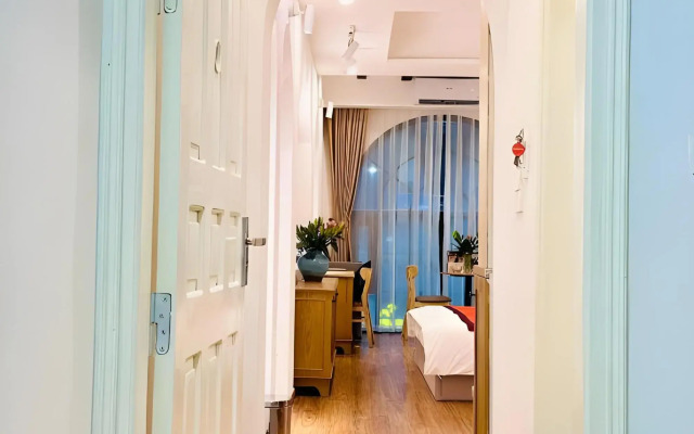 2 mins to Ho Guom LA MANDARINA HOTEL
