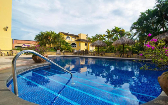 Apartotel & Suites Villas del Rio