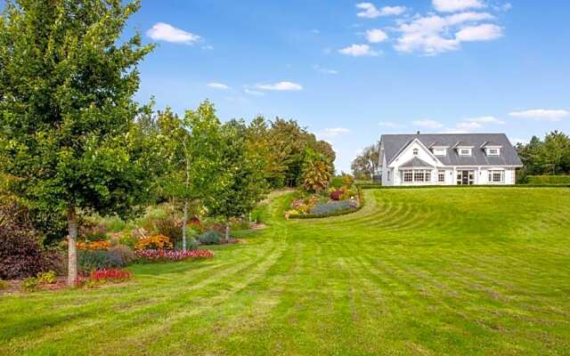 The Ridgewood Lodge