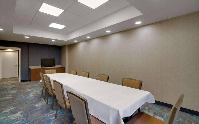 Hampton Inn Birmingham-Colonnade 280