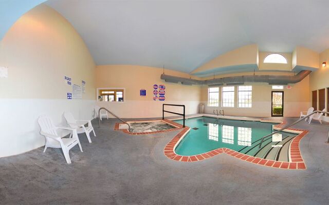 Super 8 Motel - Tulsa Downtown East